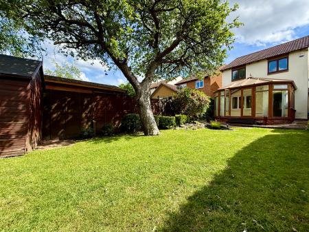 3 bedroom Detached house to let in Everest Road, Leckhampton, Cheltenham, GL53