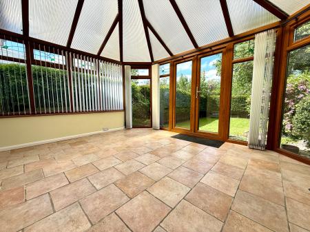 3 bedroom Detached house to let in Everest Road, Leckhampton, Cheltenham, GL53