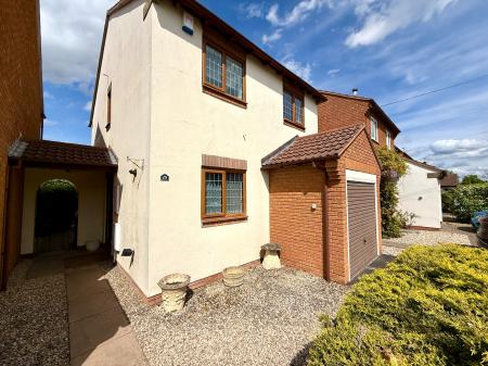 3 bedroom Detached house to let in Everest Road, Leckhampton, Cheltenham, GL53