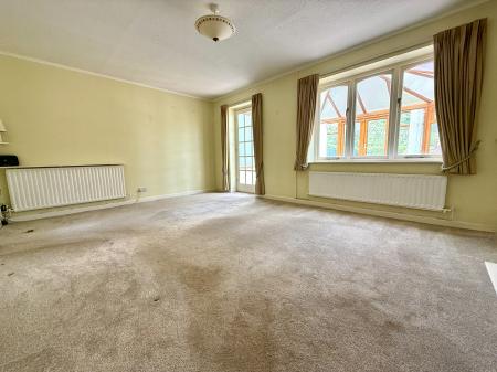 3 bedroom Detached house to let in Everest Road, Leckhampton, Cheltenham, GL53