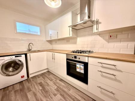 2 bedroom Apartment to let in Glencairne Park Road, Cheltenham, GL50
