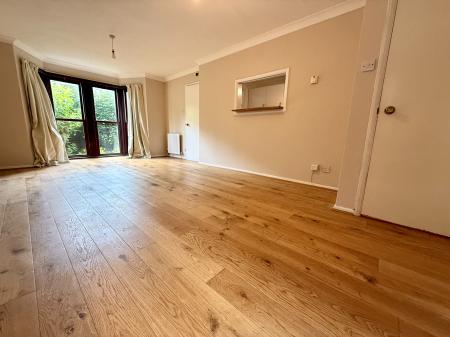 2 bedroom Apartment to let in Glencairne Park Road, Cheltenham, GL50
