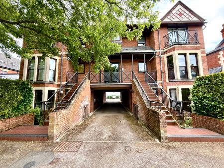 Glencairne Park Road, Cheltenham, GL50