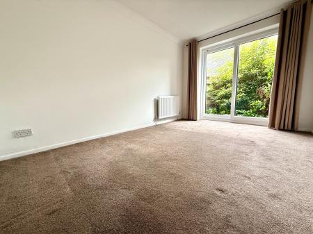 2 bedroom Apartment to let in Glencairne Park Road, Cheltenham, GL50