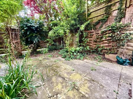 2 bedroom Apartment to let in Glencairne Park Road, Cheltenham, GL50