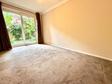 2 bedroom Apartment to let in Glencairne Park Road, Cheltenham, GL50
