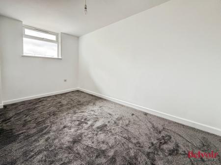 2 bedroom Flat to let in Princess Elizabeth Way, Cheltenham, GL51