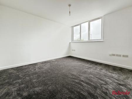 2 bedroom Flat to let in Princess Elizabeth Way, Cheltenham, GL51