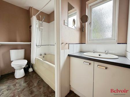 1 bedroom Studio flat to let in Tom Price Close, Cheltenham, GL52