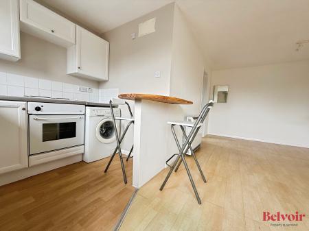 1 bedroom Studio flat to let in Tom Price Close, Cheltenham, GL52