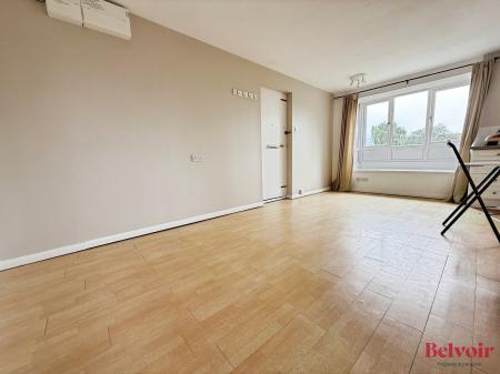 1 bedroom Studio flat to let in Tom Price Close, Cheltenham, GL52
