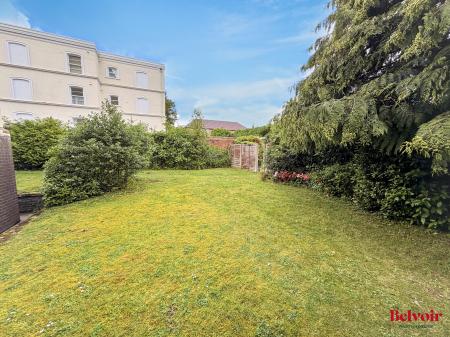 2 bedroom Apartment for sale in Pittville Circus Road, Cheltenham, GL52