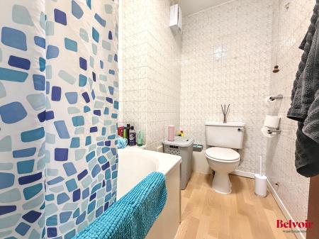 2 bedroom Apartment for sale in Pittville Circus Road, Cheltenham, GL52