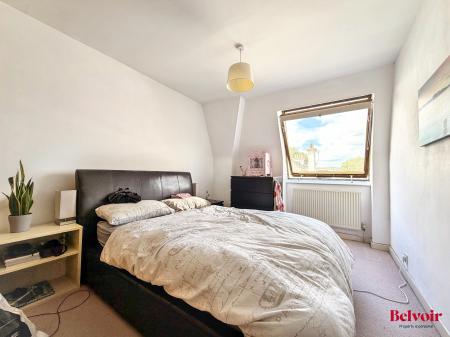2 bedroom Apartment for sale in Pittville Circus Road, Cheltenham, GL52