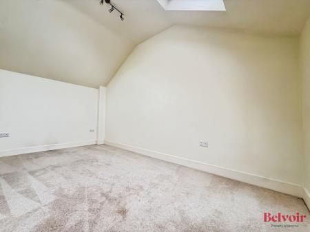 2 bedroom Flat to let in St James St, Cheltenham, GL52