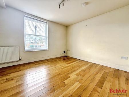 2 bedroom Flat to let in St James St, Cheltenham, GL52