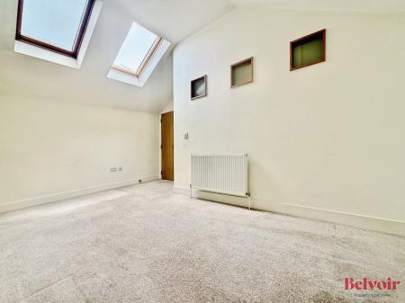 2 bedroom Flat to let in St James St, Cheltenham, GL52