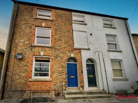 2 bedroom Flat to let in St James St, Cheltenham, GL52