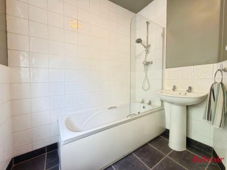 1 bedroom Flat to let in Greenway Lane, Charlton Kings, Cheltenham, GL52