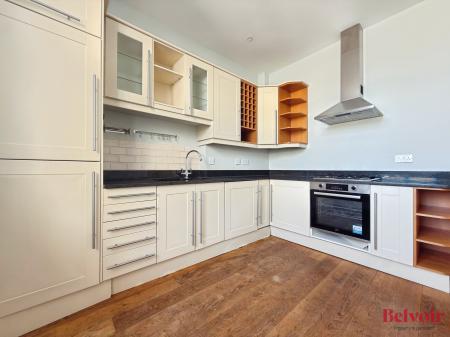2 bedroom Flat to let in Great Norwood Street, Cheltenham, GL50