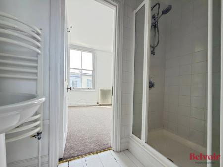 2 bedroom Flat to let in Great Norwood Street, Cheltenham, GL50