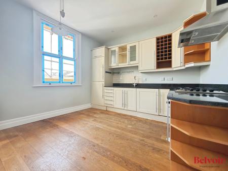 2 bedroom Flat to let in Great Norwood Street, Cheltenham, GL50