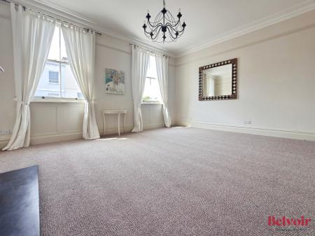 2 bedroom Flat to let in Great Norwood Street, Cheltenham, GL50