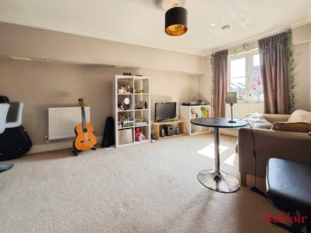 2 bedroom Apartment to let in Brookbank Close, Cheltenham, GL50