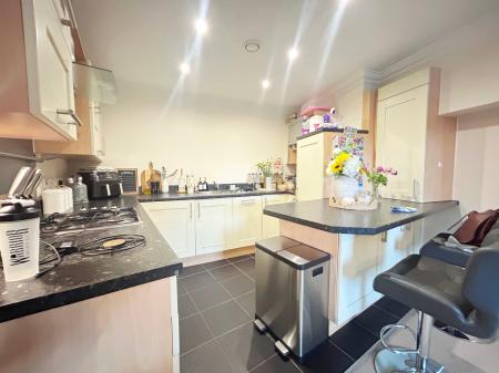 2 bedroom Apartment to let in Brookbank Close, Cheltenham, GL50