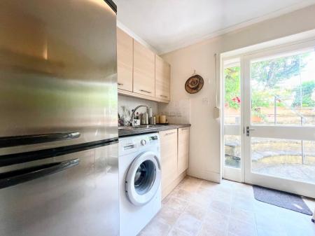 1 bedroom Apartment to let in Malvern Place, Lansdown, Cheltenham, GL50