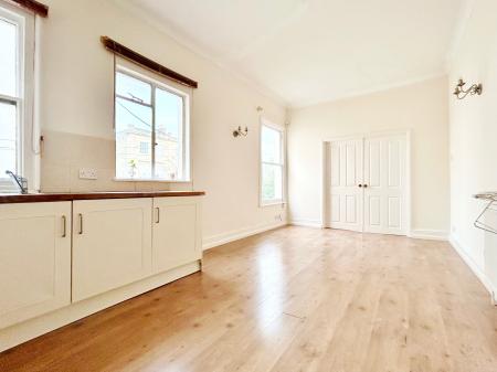 1 bedroom Apartment to let in London Road, Cheltenham, GL52