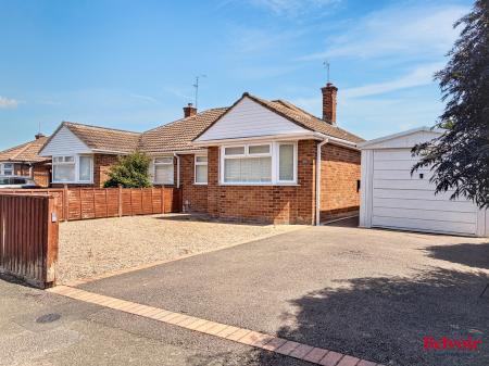 2 bedroom Semi-detached bungalow for sale in Lichfield Drive, Cheltenham, GL51