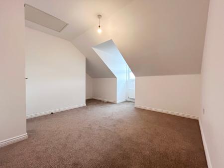 4 bedroom Town house to let in Joyford Passage, Cheltenham, GL52