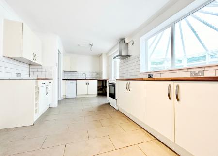 3 bedroom Semi-detached house to let in George Reddings Way, Cheltenham, GL51