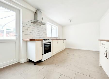 3 bedroom Semi-detached house to let in George Reddings Way, Cheltenham, GL51