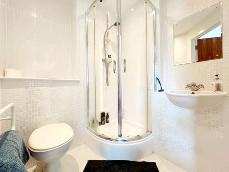 2 bedroom Apartment to let in Jessop Avenue, Cheltenham, GL50
