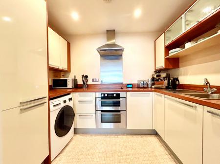 2 bedroom Apartment to let in Jessop Avenue, Cheltenham, GL50