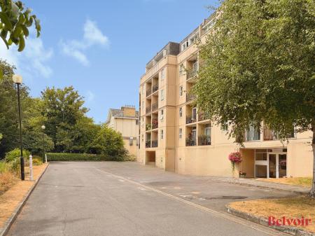 1 bedroom Apartment for sale in Lansdown Road, Cheltenham, GL50