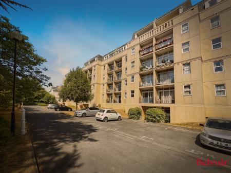 2 bedroom Flat to let in Lansdown Road, Lansdown, Cheltenham, GL50