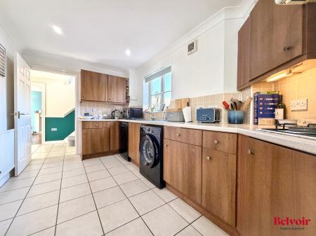 4 bedroom Terraced House for sale in Kingfisher Drive, Cheltenham, GL51