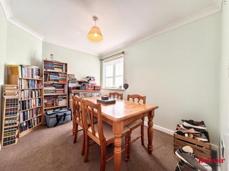4 bedroom Terraced House for sale in Kingfisher Drive, Cheltenham, GL51