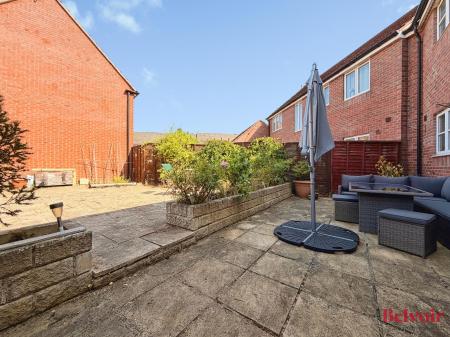 4 bedroom Terraced House for sale in Kingfisher Drive, Cheltenham, GL51