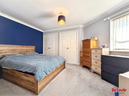 4 bedroom Terraced House for sale in Kingfisher Drive, Cheltenham, GL51