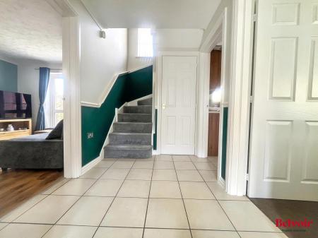 4 bedroom Terraced House for sale in Kingfisher Drive, Cheltenham, GL51