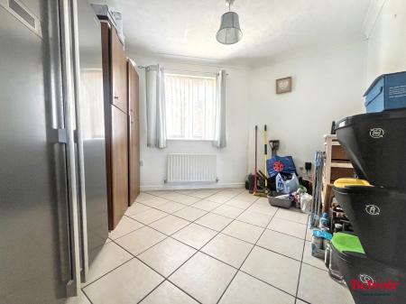 4 bedroom Terraced House for sale in Kingfisher Drive, Cheltenham, GL51