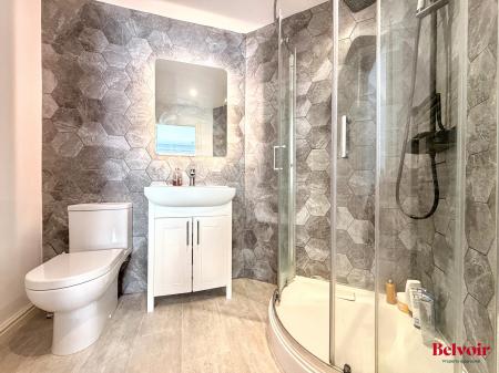4 bedroom Terraced House for sale in Kingfisher Drive, Cheltenham, GL51