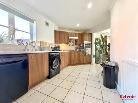 4 bedroom Terraced House for sale in Kingfisher Drive, Cheltenham, GL51