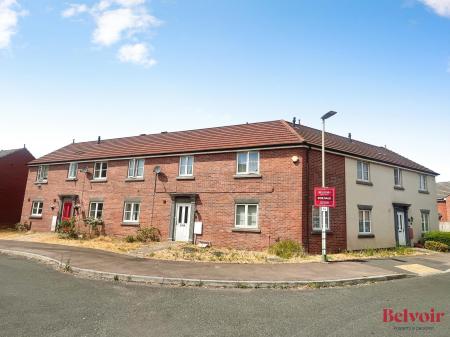 4 bedroom Terraced House for sale in Kingfisher Drive, Cheltenham, GL51