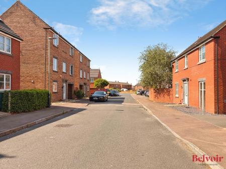 4 bedroom Terraced House for sale in Kingfisher Drive, Cheltenham, GL51