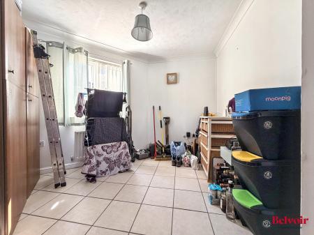 4 bedroom Terraced House for sale in Kingfisher Drive, Cheltenham, GL51